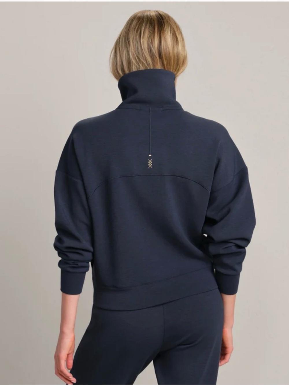 Rhone Dreamglow 1/2 Zip Pullover Sweatshirt in Navy Blue Size Small nwot - Picture 2 of 8